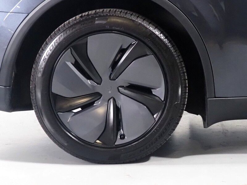 2026 Tesla Model Y Premium RWD *AUTOPILOT, NAVIGATION, SAFETY ALERTS, ADAPTIVE CRUISE, AUTOMATIC PARKING, SURROUND CAMERAS, PANORAMA GLASS ROOF, CLIMATE SEATS, HEATED STEERING, WIRELESS CHARGING Round Rock TX