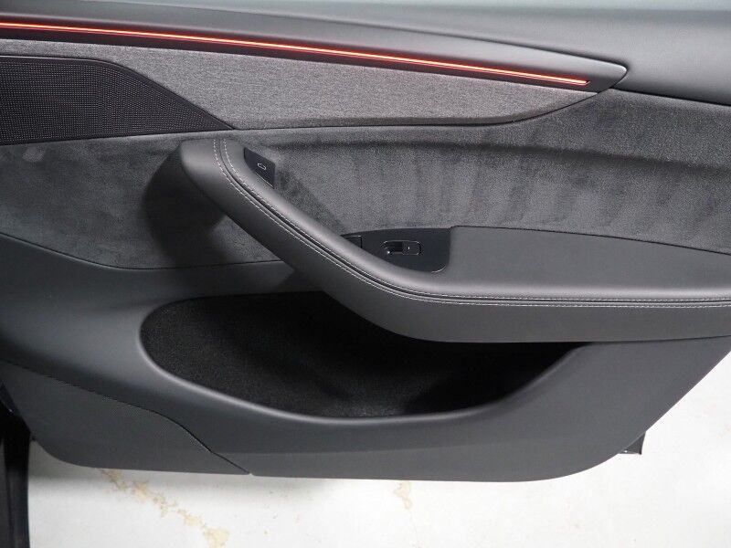 2026 Tesla Model Y Premium RWD *AUTOPILOT, NAVIGATION, SAFETY ALERTS, ADAPTIVE CRUISE, AUTOMATIC PARKING, SURROUND CAMERAS, PANORAMA GLASS ROOF, CLIMATE SEATS, HEATED STEERING, WIRELESS CHARGING Round Rock TX