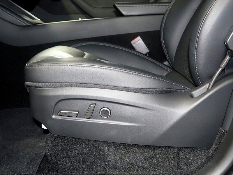 2026 Tesla Model Y Premium RWD *TRAFFIC AWARE CRUISE CONTROL, NAVIGATION, SAFETY ALERTS, AUTOMATIC PARKING, SURROUND CAMERAS, PANORAMA GLASS ROOF, CLIMATE SEATS, HEATED STEERING, WIRELESS CHARGING Round Rock TX