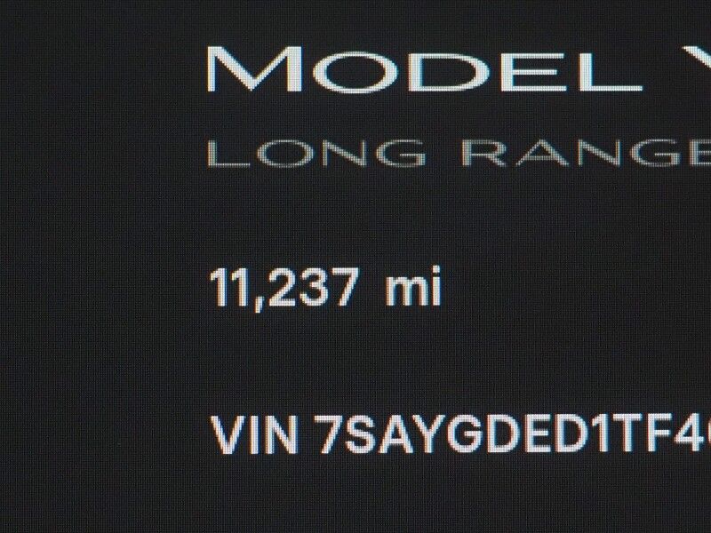 2026 Tesla Model Y Premium RWD *TRAFFIC AWARE CRUISE CONTROL, NAVIGATION, SAFETY ALERTS, AUTOMATIC PARKING, SURROUND CAMERAS, PANORAMA GLASS ROOF, CLIMATE SEATS, HEATED STEERING, WIRELESS CHARGING Round Rock TX