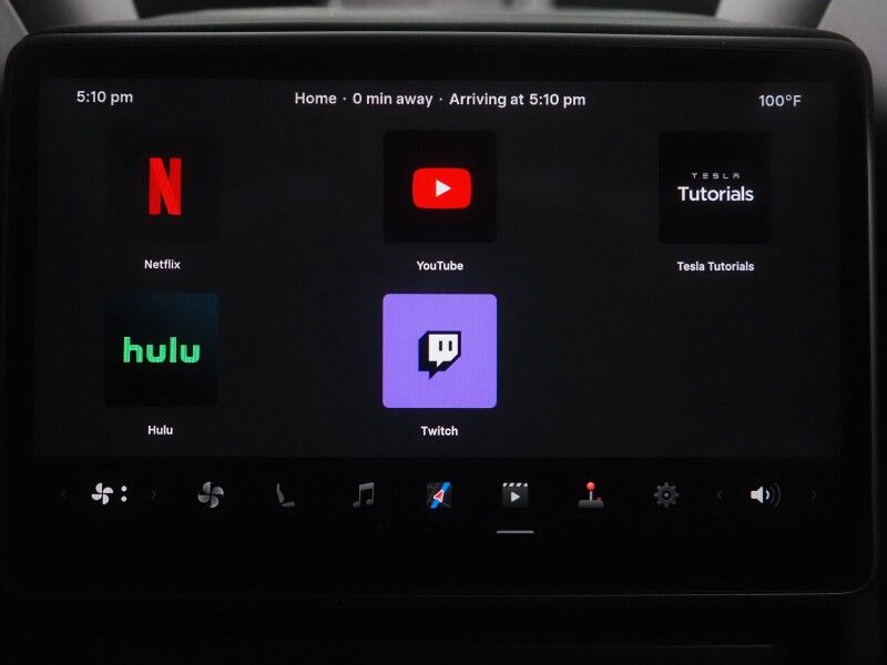2026 Tesla Model Y Premium RWD *TRAFFIC AWARE CRUISE CONTROL, NAVIGATION, SAFETY ALERTS, AUTOMATIC PARKING, SURROUND CAMERAS, PANORAMA GLASS ROOF, CLIMATE SEATS, HEATED STEERING, WIRELESS CHARGING Round Rock TX