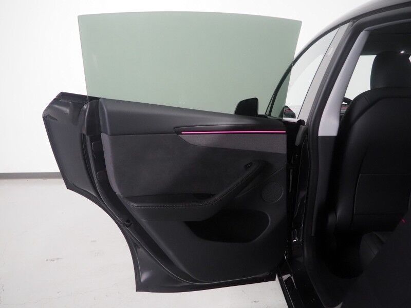 2026 Tesla Model Y Premium RWD *TRAFFIC AWARE CRUISE CONTROL, NAVIGATION, SAFETY ALERTS, AUTOMATIC PARKING, SURROUND CAMERAS, PANORAMA GLASS ROOF, CLIMATE SEATS, HEATED STEERING, WIRELESS CHARGING Round Rock TX