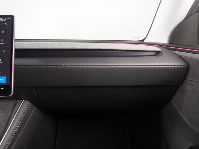 2026 Tesla Model Y Premium RWD *TRAFFIC AWARE CRUISE CONTROL, NAVIGATION, SAFETY ALERTS, AUTOMATIC PARKING, SURROUND CAMERAS, PANORAMA GLASS ROOF, CLIMATE SEATS, HEATED STEERING, WIRELESS CHARGING Round Rock TX