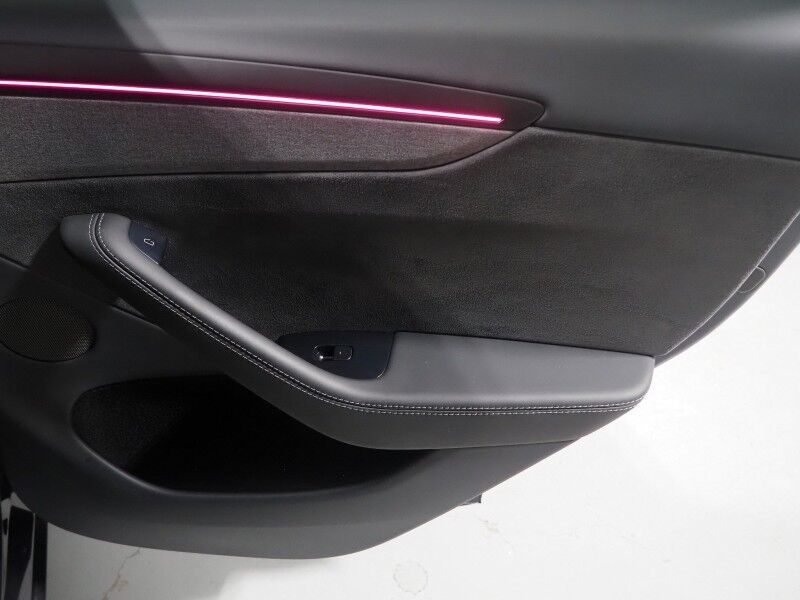 2026 Tesla Model Y Premium RWD *TRAFFIC AWARE CRUISE CONTROL, NAVIGATION, SAFETY ALERTS, AUTOMATIC PARKING, SURROUND CAMERAS, PANORAMA GLASS ROOF, CLIMATE SEATS, HEATED STEERING, WIRELESS CHARGING Round Rock TX