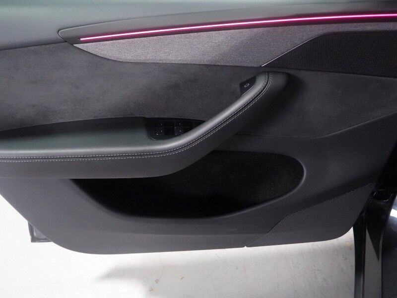 2026 Tesla Model Y Premium RWD *TRAFFIC AWARE CRUISE CONTROL, NAVIGATION, SAFETY ALERTS, AUTOMATIC PARKING, SURROUND CAMERAS, PANORAMA GLASS ROOF, CLIMATE SEATS, HEATED STEERING, WIRELESS CHARGING Round Rock TX