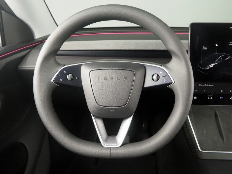 2026 Tesla Model Y Premium RWD *TRAFFIC AWARE CRUISE CONTROL, NAVIGATION, SAFETY ALERTS, AUTOMATIC PARKING, SURROUND CAMERAS, PANORAMA GLASS ROOF, CLIMATE SEATS, HEATED STEERING, WIRELESS CHARGING Round Rock TX