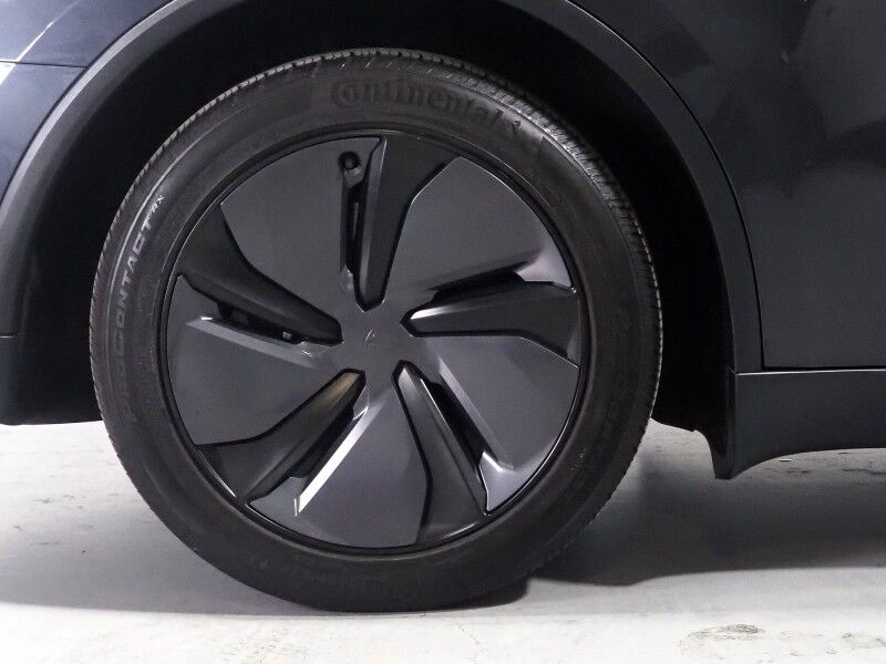 2026 Tesla Model Y Premium RWD *TRAFFIC AWARE CRUISE CONTROL, NAVIGATION, SAFETY ALERTS, AUTOMATIC PARKING, SURROUND CAMERAS, PANORAMA GLASS ROOF, CLIMATE SEATS, HEATED STEERING, WIRELESS CHARGING Round Rock TX
