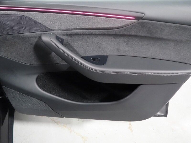 2026 Tesla Model Y Premium RWD *TRAFFIC AWARE CRUISE CONTROL, NAVIGATION, SAFETY ALERTS, AUTOMATIC PARKING, SURROUND CAMERAS, PANORAMA GLASS ROOF, CLIMATE SEATS, HEATED STEERING, WIRELESS CHARGING Round Rock TX