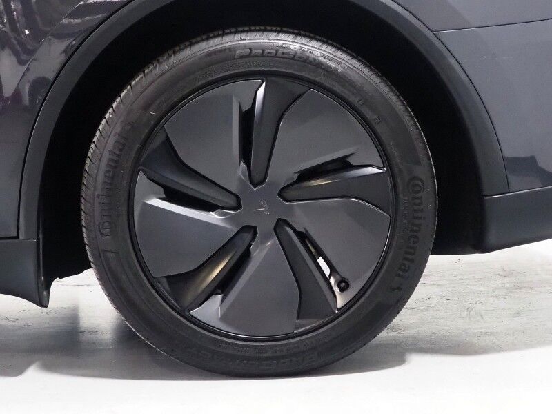 2026 Tesla Model Y Premium RWD *TRAFFIC AWARE CRUISE CONTROL, NAVIGATION, SAFETY ALERTS, AUTOMATIC PARKING, SURROUND CAMERAS, PANORAMA GLASS ROOF, CLIMATE SEATS, HEATED STEERING, WIRELESS CHARGING Round Rock TX