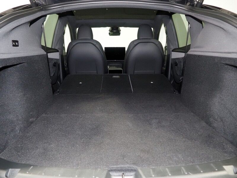 2026 Tesla Model Y Premium RWD *TRAFFIC AWARE CRUISE CONTROL, NAVIGATION, SAFETY ALERTS, AUTOMATIC PARKING, SURROUND CAMERAS, PANORAMA GLASS ROOF, CLIMATE SEATS, HEATED STEERING, WIRELESS CHARGING Round Rock TX