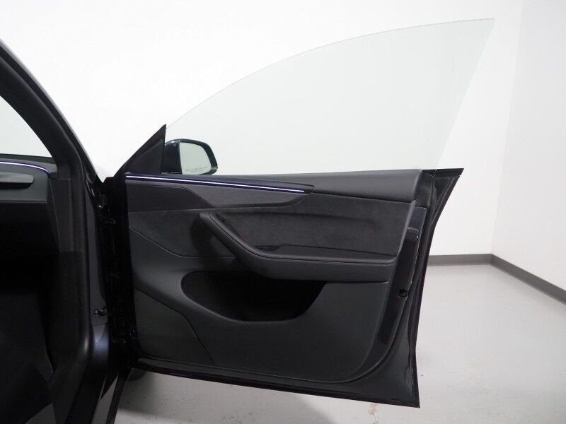 2026 Tesla Model Y Premium RWD *TRAFFIC AWARE CRUISE CONTROL, NAVIGATION, SAFETY ALERTS, AUTOMATIC PARKING, SURROUND CAMERAS, PANORAMA GLASS ROOF, CLIMATE SEATS, HEATED STEERING, WIRELESS CHARGING Round Rock TX