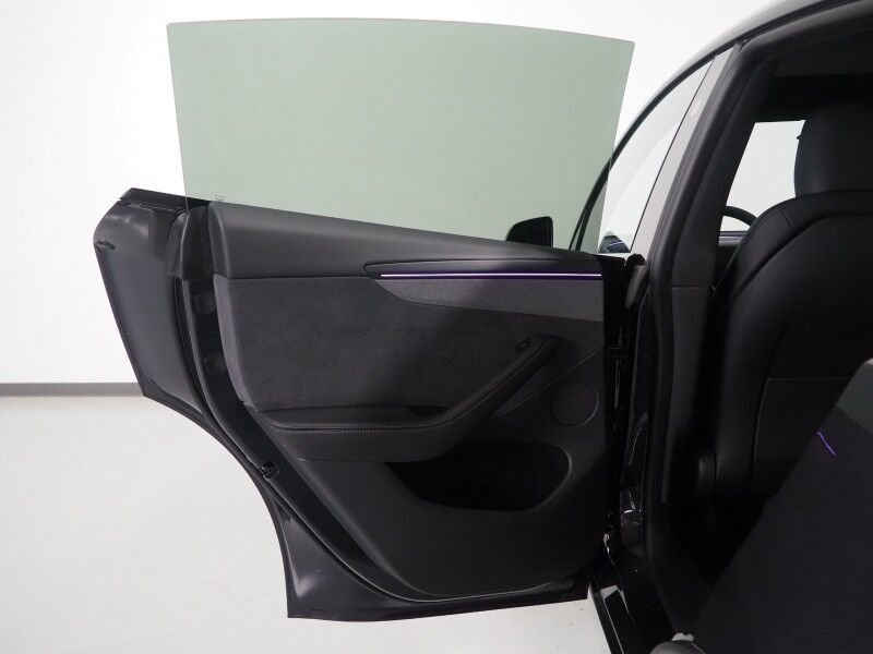 2026 Tesla Model Y Premium RWD *TRAFFIC AWARE CRUISE CONTROL, NAVIGATION, SAFETY ALERTS, AUTOMATIC PARKING, SURROUND CAMERAS, PANORAMA GLASS ROOF, CLIMATE SEATS, HEATED STEERING, WIRELESS CHARGING Round Rock TX