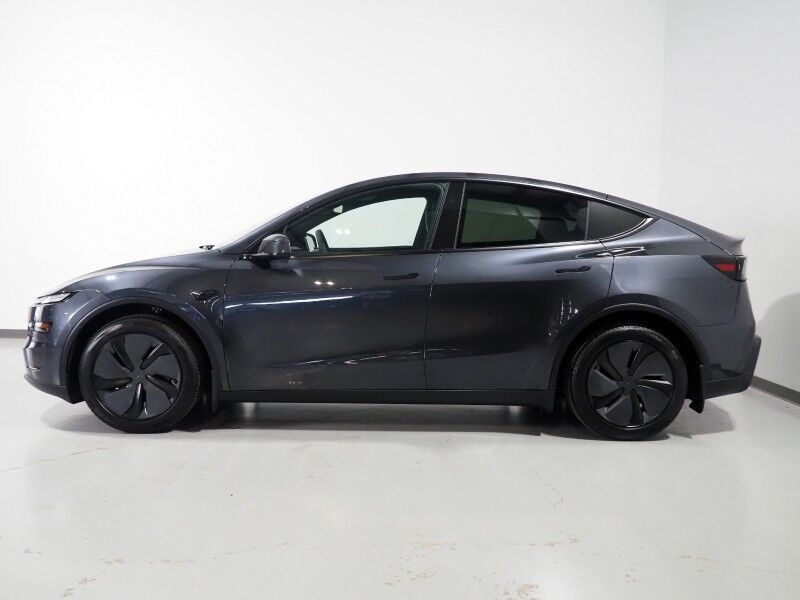 2026 Tesla Model Y Premium RWD *TRAFFIC AWARE CRUISE CONTROL, NAVIGATION, SAFETY ALERTS, AUTOMATIC PARKING, SURROUND CAMERAS, PANORAMA GLASS ROOF, CLIMATE SEATS, HEATED STEERING, WIRELESS CHARGING Round Rock TX