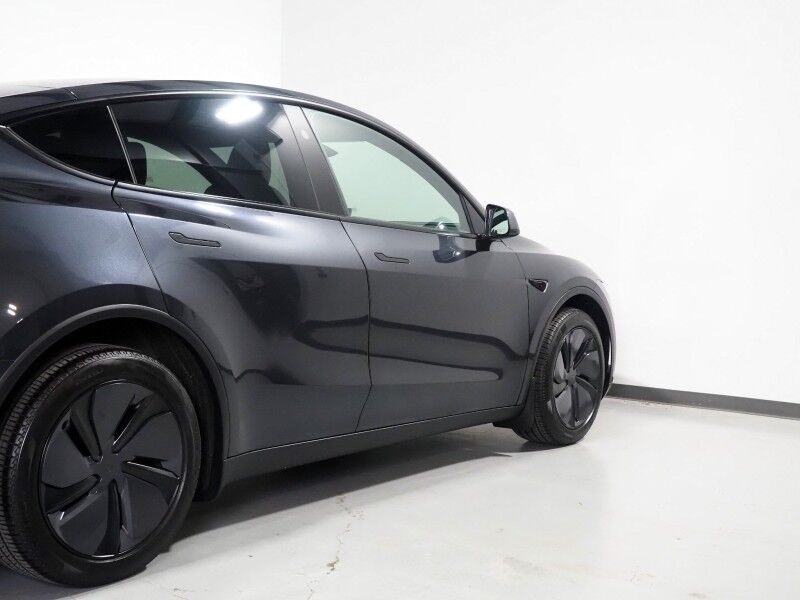 2026 Tesla Model Y Premium RWD *TRAFFIC AWARE CRUISE CONTROL, NAVIGATION, SAFETY ALERTS, AUTOMATIC PARKING, SURROUND CAMERAS, PANORAMA GLASS ROOF, CLIMATE SEATS, HEATED STEERING, WIRELESS CHARGING Round Rock TX