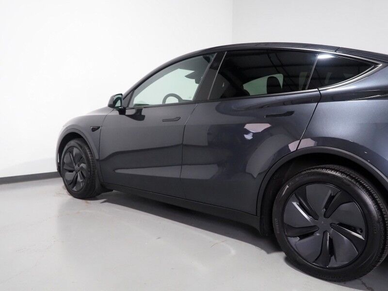 2026 Tesla Model Y Premium RWD *TRAFFIC AWARE CRUISE CONTROL, NAVIGATION, SAFETY ALERTS, AUTOMATIC PARKING, SURROUND CAMERAS, PANORAMA GLASS ROOF, CLIMATE SEATS, HEATED STEERING, WIRELESS CHARGING Round Rock TX