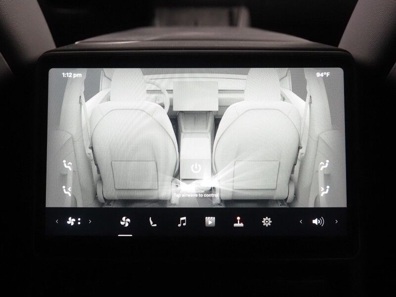 2026 Tesla Model Y Premium RWD *TRAFFIC AWARE CRUISE CONTROL, NAVIGATION, SAFETY ALERTS, AUTOMATIC PARKING, SURROUND CAMERAS, PANORAMA GLASS ROOF, CLIMATE SEATS, HEATED STEERING, WIRELESS CHARGING Round Rock TX