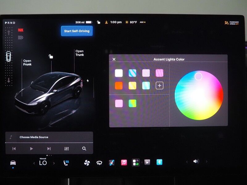 2026 Tesla Model Y Premium RWD *TRAFFIC AWARE CRUISE CONTROL, NAVIGATION, SAFETY ALERTS, AUTOMATIC PARKING, SURROUND CAMERAS, PANORAMA GLASS ROOF, CLIMATE SEATS, HEATED STEERING, WIRELESS CHARGING Round Rock TX