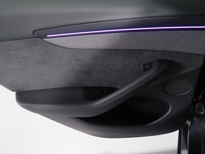 2026 Tesla Model Y Premium RWD *TRAFFIC AWARE CRUISE CONTROL, NAVIGATION, SAFETY ALERTS, AUTOMATIC PARKING, SURROUND CAMERAS, PANORAMA GLASS ROOF, CLIMATE SEATS, HEATED STEERING, WIRELESS CHARGING Round Rock TX