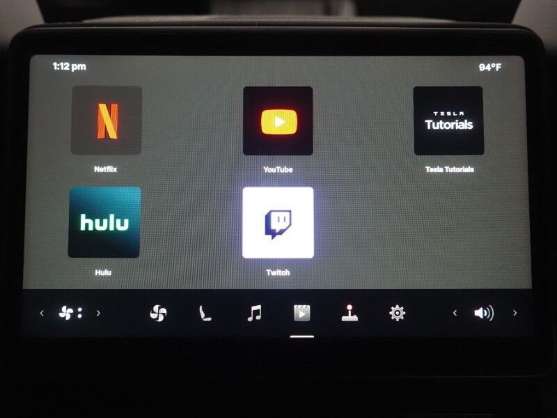 2026 Tesla Model Y Premium RWD *TRAFFIC AWARE CRUISE CONTROL, NAVIGATION, SAFETY ALERTS, AUTOMATIC PARKING, SURROUND CAMERAS, PANORAMA GLASS ROOF, CLIMATE SEATS, HEATED STEERING, WIRELESS CHARGING Round Rock TX