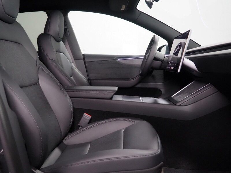 2026 Tesla Model Y Premium RWD *TRAFFIC AWARE CRUISE CONTROL, NAVIGATION, SAFETY ALERTS, AUTOMATIC PARKING, SURROUND CAMERAS, PANORAMA GLASS ROOF, CLIMATE SEATS, HEATED STEERING, WIRELESS CHARGING Round Rock TX