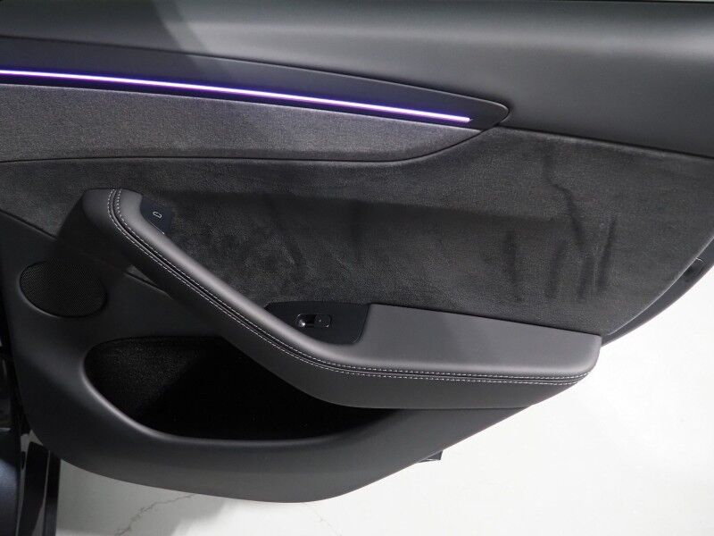 2026 Tesla Model Y Premium RWD *TRAFFIC AWARE CRUISE CONTROL, NAVIGATION, SAFETY ALERTS, AUTOMATIC PARKING, SURROUND CAMERAS, PANORAMA GLASS ROOF, CLIMATE SEATS, HEATED STEERING, WIRELESS CHARGING Round Rock TX
