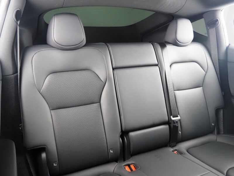 2026 Tesla Model Y Premium RWD *TRAFFIC AWARE CRUISE CONTROL, NAVIGATION, SAFETY ALERTS, AUTOMATIC PARKING, SURROUND CAMERAS, PANORAMA GLASS ROOF, CLIMATE SEATS, HEATED STEERING, WIRELESS CHARGING Round Rock TX