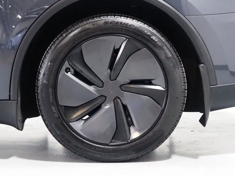 2026 Tesla Model Y Premium RWD *TRAFFIC AWARE CRUISE CONTROL, NAVIGATION, SAFETY ALERTS, AUTOMATIC PARKING, SURROUND CAMERAS, PANORAMA GLASS ROOF, CLIMATE SEATS, HEATED STEERING, WIRELESS CHARGING Round Rock TX