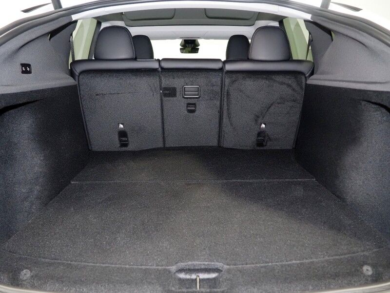 2026 Tesla Model Y Premium RWD *TRAFFIC AWARE CRUISE CONTROL, NAVIGATION, SAFETY ALERTS, AUTOMATIC PARKING, SURROUND CAMERAS, PANORAMA GLASS ROOF, CLIMATE SEATS, HEATED STEERING, WIRELESS CHARGING Round Rock TX