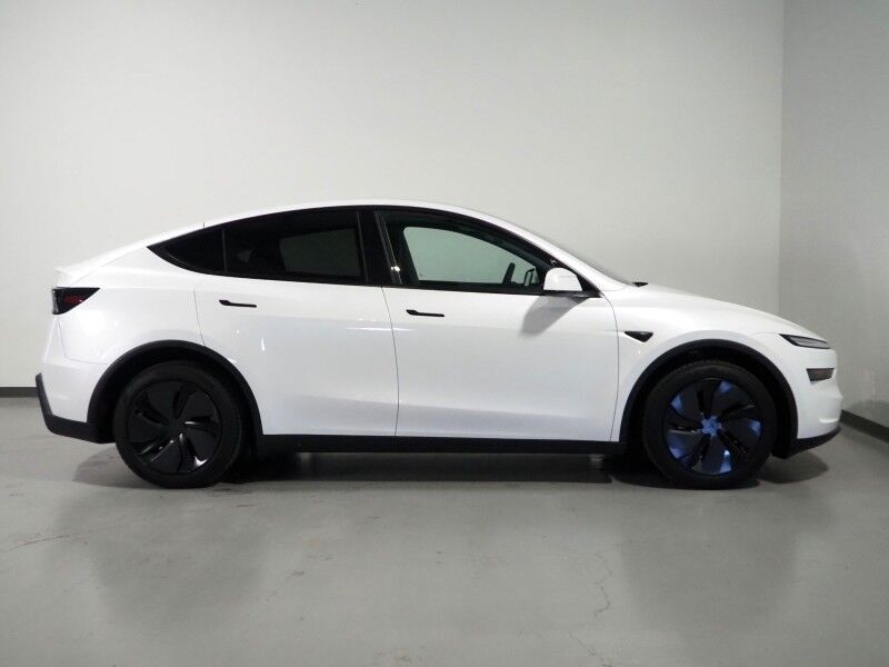 2026 Tesla Model Y Premium RWD *TRAFFIC AWARE CRUISE CONTROL, NAVIGATION, SAFETY ALERTS, AUTOMATIC PARKING, SURROUND CAMERAS, PANORAMA GLASS ROOF, CLIMATE SEATS, HEATED STEERING, WIRELESS CHARGING Round Rock TX