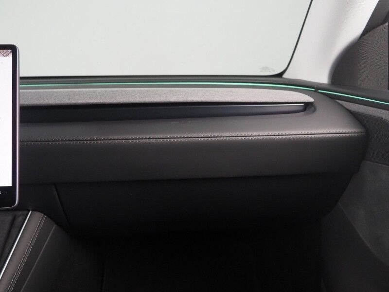 2026 Tesla Model Y Premium RWD *TRAFFIC AWARE CRUISE CONTROL, NAVIGATION, SAFETY ALERTS, AUTOMATIC PARKING, SURROUND CAMERAS, PANORAMA GLASS ROOF, CLIMATE SEATS, HEATED STEERING, WIRELESS CHARGING Round Rock TX