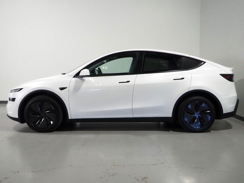 2026 Tesla Model Y Premium RWD *TRAFFIC AWARE CRUISE CONTROL, NAVIGATION, SAFETY ALERTS, AUTOMATIC PARKING, SURROUND CAMERAS, PANORAMA GLASS ROOF, CLIMATE SEATS, HEATED STEERING, WIRELESS CHARGING Round Rock TX