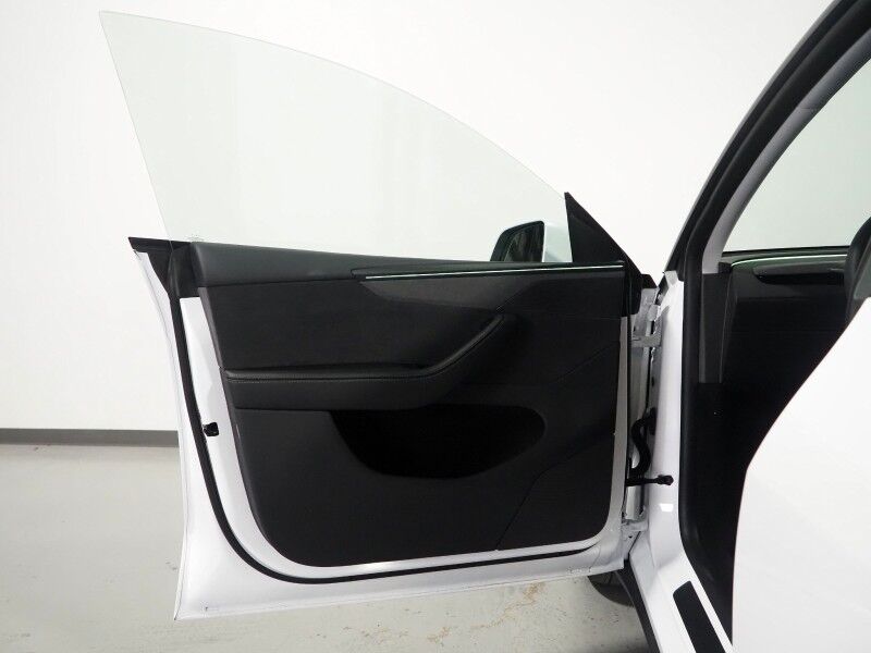 2026 Tesla Model Y Premium RWD *TRAFFIC AWARE CRUISE CONTROL, NAVIGATION, SAFETY ALERTS, AUTOMATIC PARKING, SURROUND CAMERAS, PANORAMA GLASS ROOF, CLIMATE SEATS, HEATED STEERING, WIRELESS CHARGING Round Rock TX