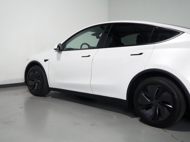 2026 Tesla Model Y Premium RWD *TRAFFIC AWARE CRUISE CONTROL, NAVIGATION, SAFETY ALERTS, AUTOMATIC PARKING, SURROUND CAMERAS, PANORAMA GLASS ROOF, CLIMATE SEATS, HEATED STEERING, WIRELESS CHARGING Round Rock TX