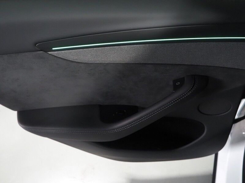 2026 Tesla Model Y Premium RWD *TRAFFIC AWARE CRUISE CONTROL, NAVIGATION, SAFETY ALERTS, AUTOMATIC PARKING, SURROUND CAMERAS, PANORAMA GLASS ROOF, CLIMATE SEATS, HEATED STEERING, WIRELESS CHARGING Round Rock TX
