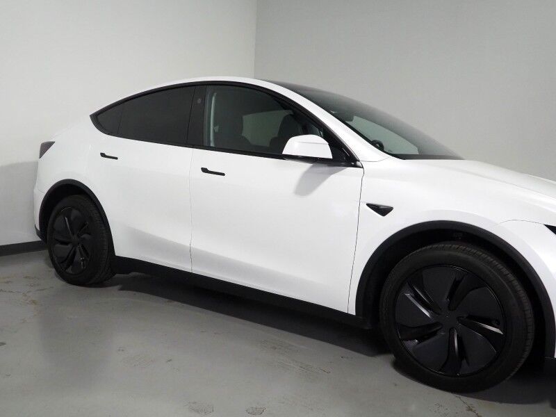 2026 Tesla Model Y Premium RWD *TRAFFIC AWARE CRUISE CONTROL, NAVIGATION, SAFETY ALERTS, AUTOMATIC PARKING, SURROUND CAMERAS, PANORAMA GLASS ROOF, CLIMATE SEATS, HEATED STEERING, WIRELESS CHARGING Round Rock TX