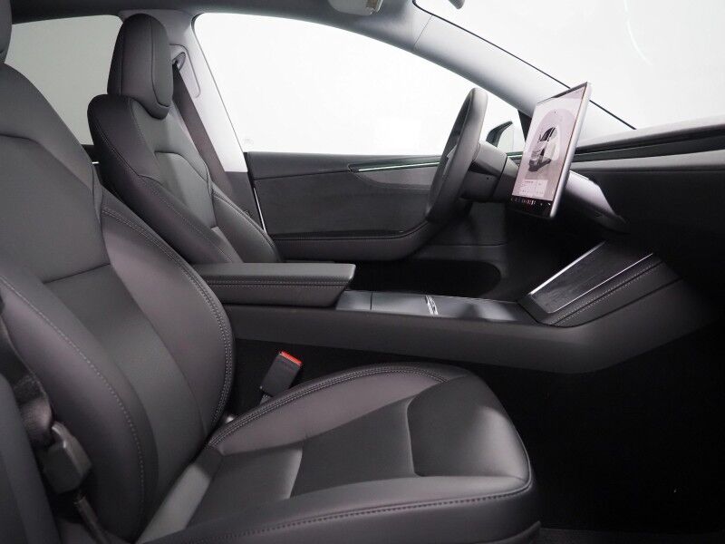 2026 Tesla Model Y Premium RWD *TRAFFIC AWARE CRUISE CONTROL, NAVIGATION, SAFETY ALERTS, AUTOMATIC PARKING, SURROUND CAMERAS, PANORAMA GLASS ROOF, CLIMATE SEATS, HEATED STEERING, WIRELESS CHARGING Round Rock TX
