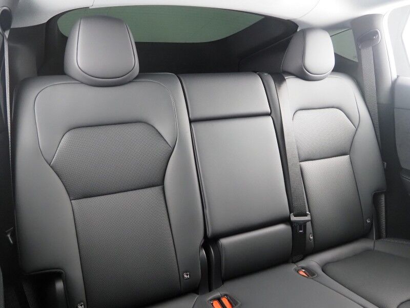 2026 Tesla Model Y Premium RWD *TRAFFIC AWARE CRUISE CONTROL, NAVIGATION, SAFETY ALERTS, AUTOMATIC PARKING, SURROUND CAMERAS, PANORAMA GLASS ROOF, CLIMATE SEATS, HEATED STEERING, WIRELESS CHARGING Round Rock TX