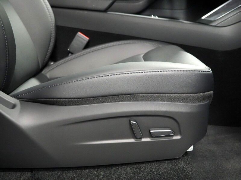 2026 Tesla Model Y Premium RWD *TRAFFIC AWARE CRUISE CONTROL, NAVIGATION, SAFETY ALERTS, AUTOMATIC PARKING, SURROUND CAMERAS, PANORAMA GLASS ROOF, CLIMATE SEATS, HEATED STEERING, WIRELESS CHARGING Round Rock TX