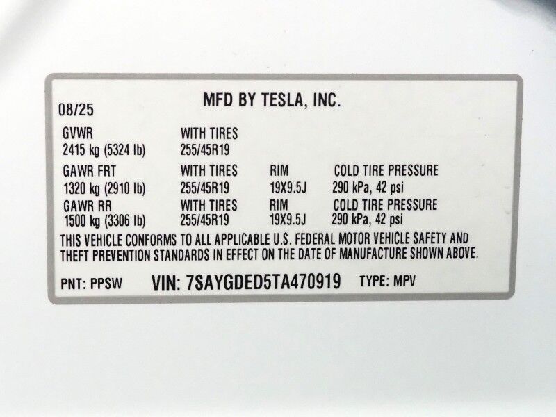 2026 Tesla Model Y Premium RWD *TRAFFIC AWARE CRUISE CONTROL, NAVIGATION, SAFETY ALERTS, AUTOMATIC PARKING, SURROUND CAMERAS, PANORAMA GLASS ROOF, CLIMATE SEATS, HEATED STEERING, WIRELESS CHARGING Round Rock TX