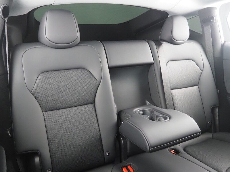 2026 Tesla Model Y Premium RWD *TRAFFIC AWARE CRUISE CONTROL, NAVIGATION, SAFETY ALERTS, AUTOMATIC PARKING, SURROUND CAMERAS, PANORAMA GLASS ROOF, CLIMATE SEATS, HEATED STEERING, WIRELESS CHARGING Round Rock TX