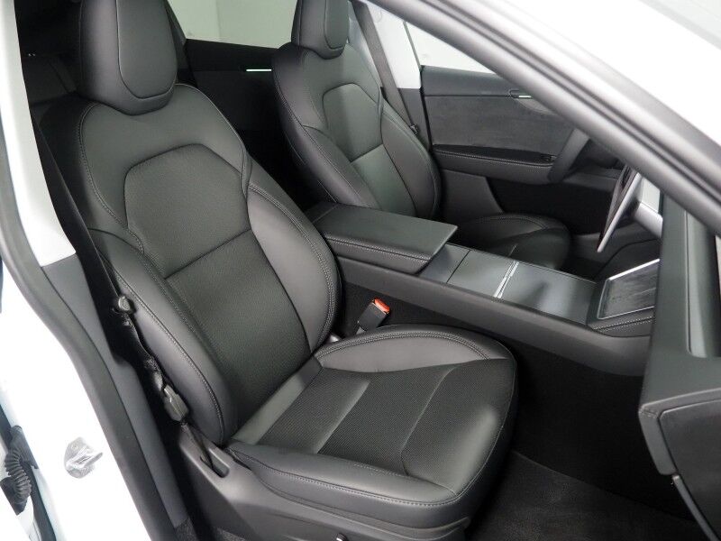 2026 Tesla Model Y Premium RWD *TRAFFIC AWARE CRUISE CONTROL, NAVIGATION, SAFETY ALERTS, AUTOMATIC PARKING, SURROUND CAMERAS, PANORAMA GLASS ROOF, CLIMATE SEATS, HEATED STEERING, WIRELESS CHARGING Round Rock TX