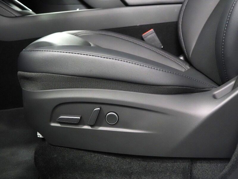 2026 Tesla Model Y Premium RWD *TRAFFIC AWARE CRUISE CONTROL, NAVIGATION, SAFETY ALERTS, AUTOMATIC PARKING, SURROUND CAMERAS, PANORAMA GLASS ROOF, CLIMATE SEATS, HEATED STEERING, WIRELESS CHARGING Round Rock TX