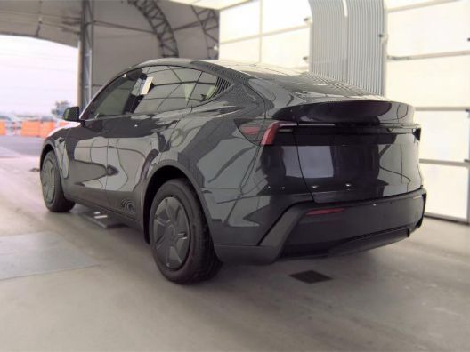 2026 Tesla Model Y Rear-Wheel Drive