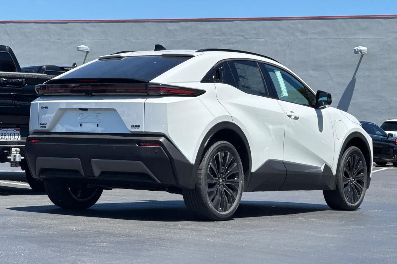2026 Toyota C-HR XSE