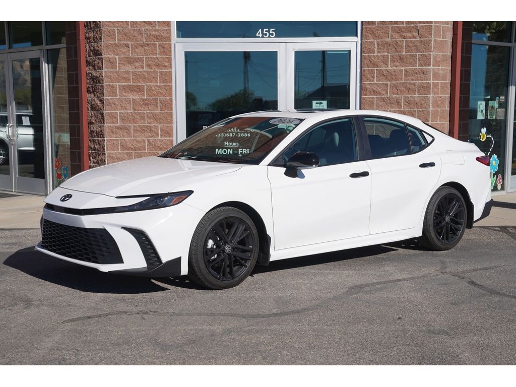 2026 Toyota Camry Hybrid SE