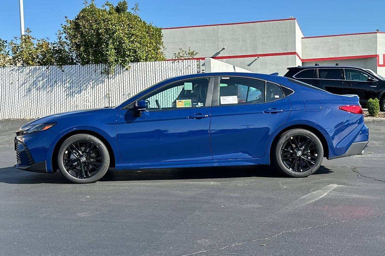 2026 Toyota Camry SE photo 4