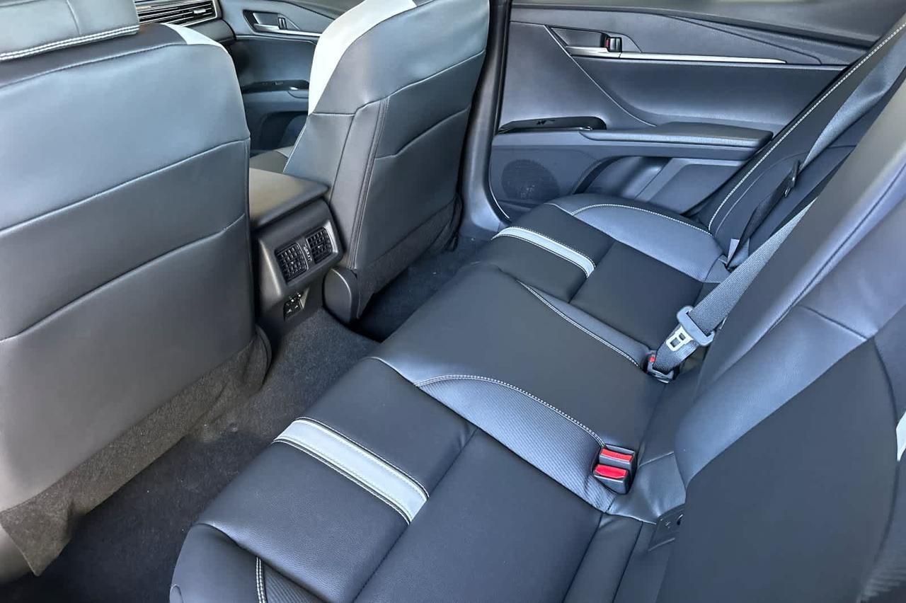 2026 Toyota Camry SE photo 3