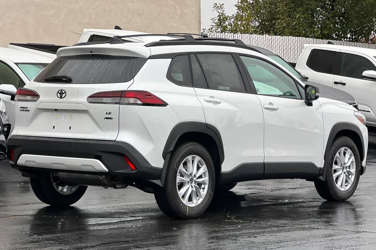 2026 Toyota Corolla Cross LE