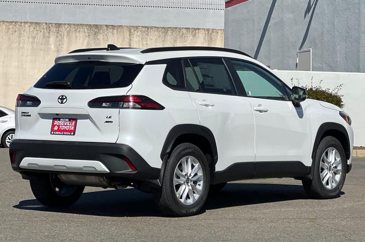 2026 Toyota Corolla Cross LE