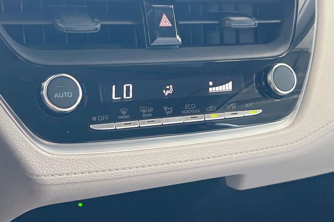 2026 Toyota Corolla Cross LE Ontario OR